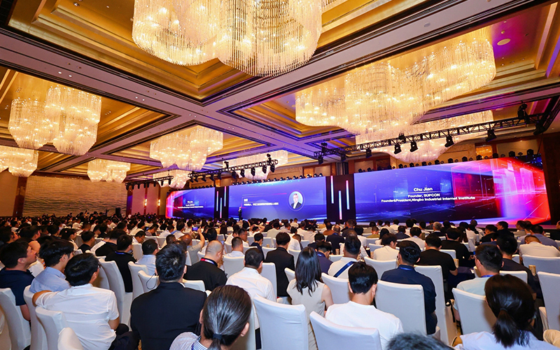 008PG国际颁布全球首个流程工业可信大模型TPT 2，“工业AI数据同盟”同步成立